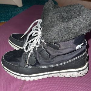 Women’s Sorel Snow Boots, size 8